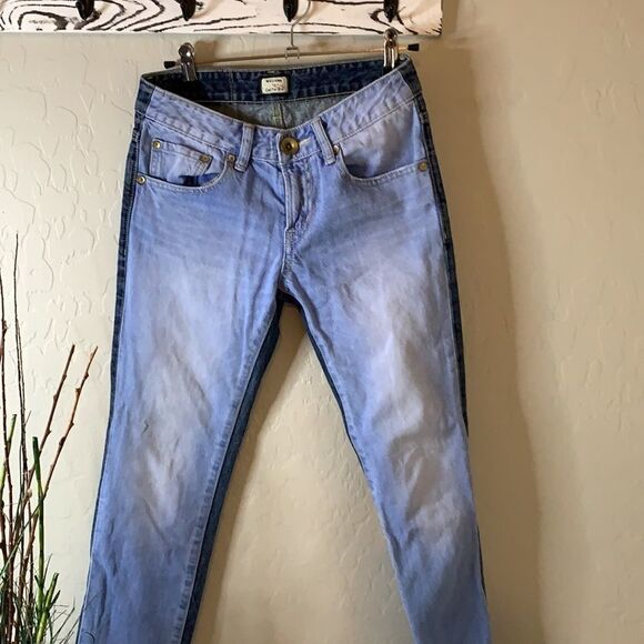 RODEO Crowns denim jeans unique style light wash in front and dark in back - Picture 2 of 13